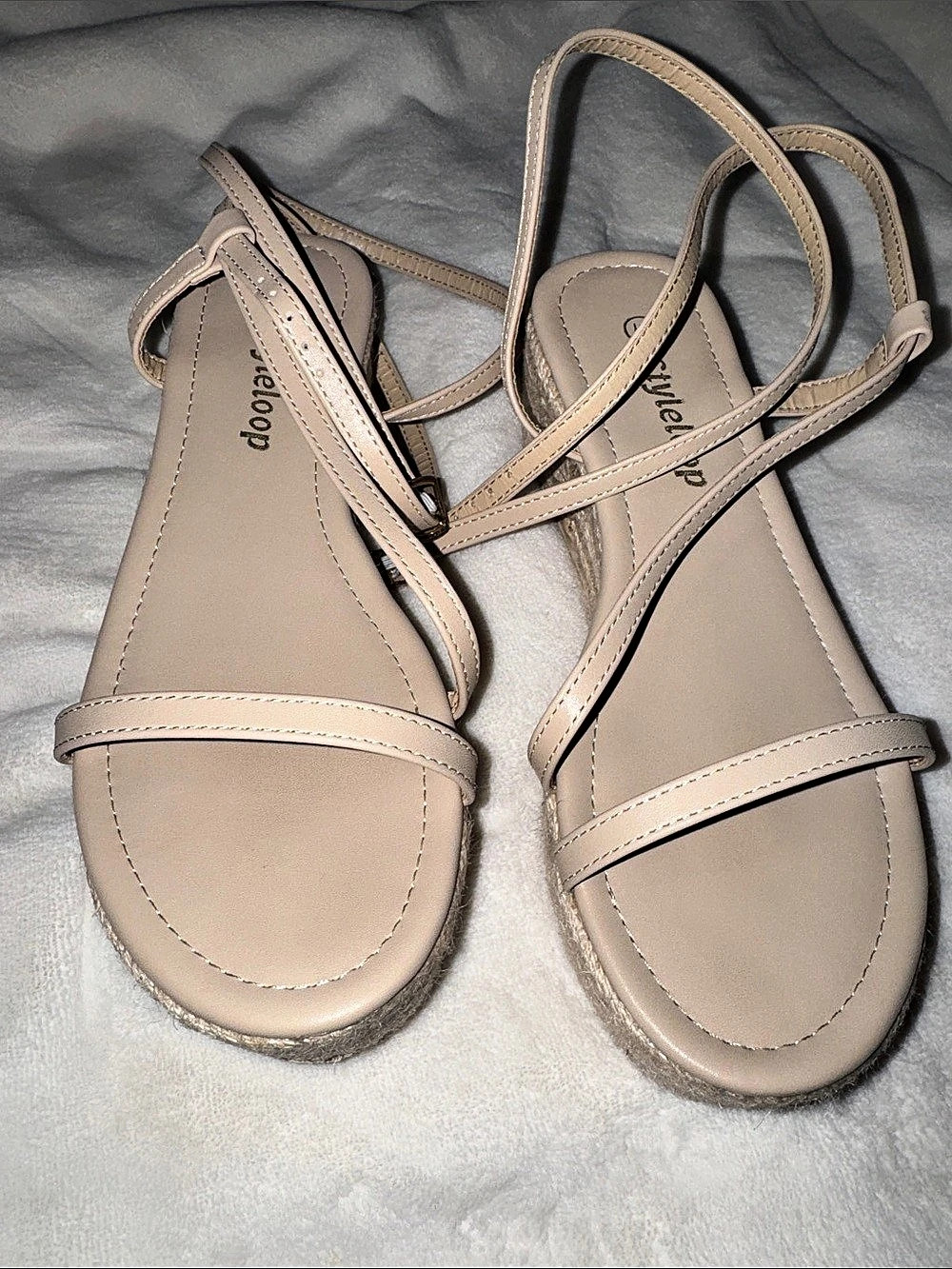 Shoedazzle Strappy Espadrille Platform Sandals in Beige Like New